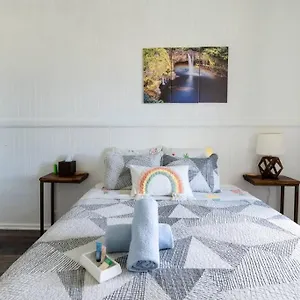Holiday home Somewhere Over The Rainbow Loft With Ac, Hilo